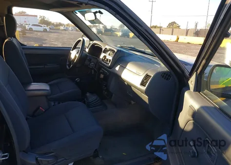 2001 Nissan Frontier Xe-V6 from USA, damaged, VIN 1N6ED27T61C386880